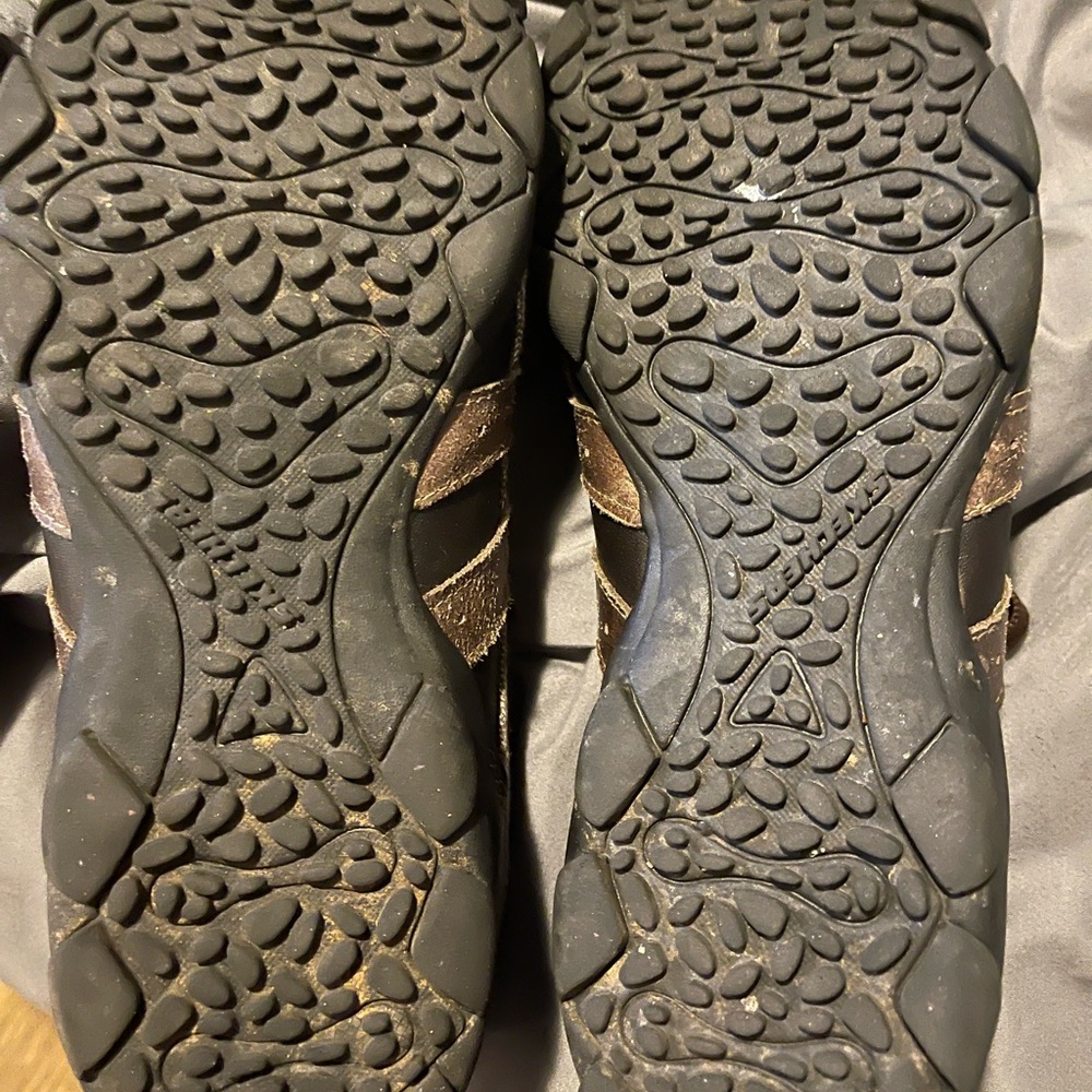 Mens distressed Skechers size 10